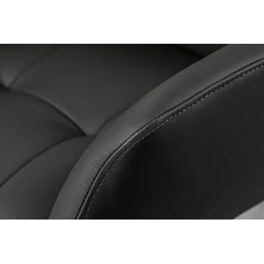 Invicta Krzesło SIGNATURE tapicerowane obrotowe 360° czarna skóra 64 x 86 x 64cm / 47469